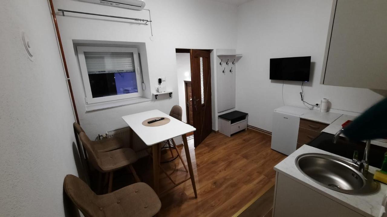 7 Kucica Apartment ลิฟโน ภายนอก รูปภาพ